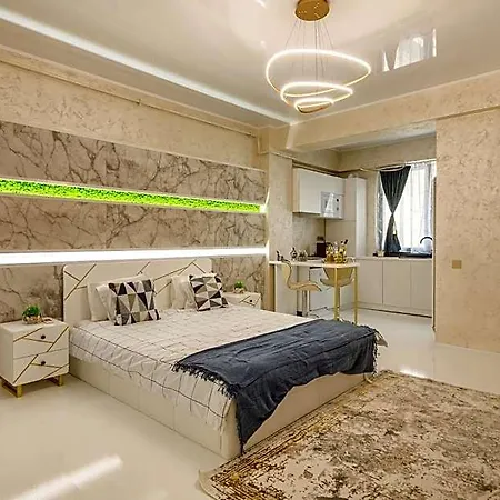 Szálloda Luxury George By R S 2*